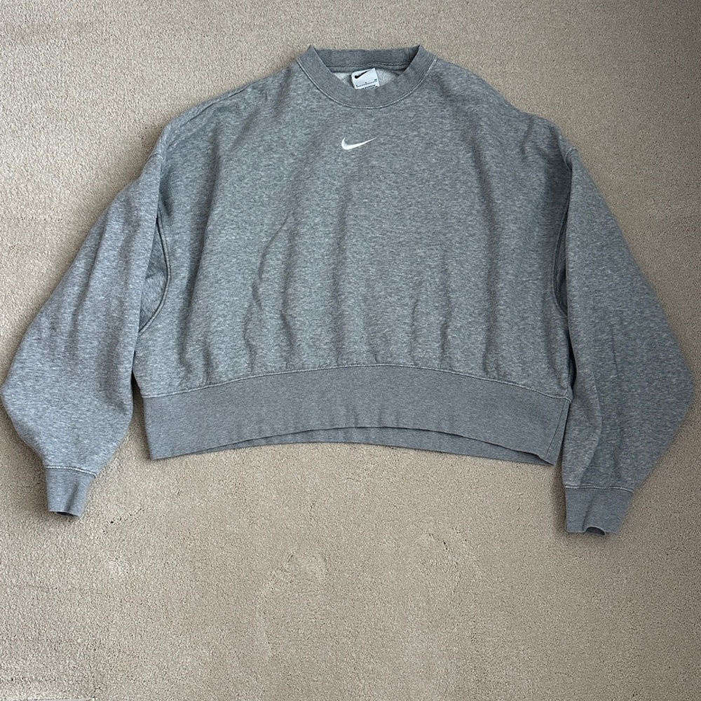 Nike Women's Heather Gray Crew Neck Sweater